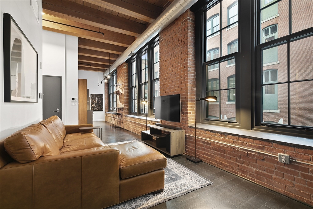 319 A St, Seaport District