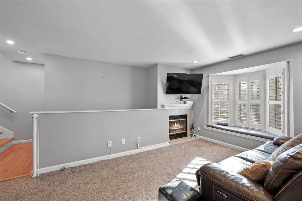 709 Gazebo Cir, Reading