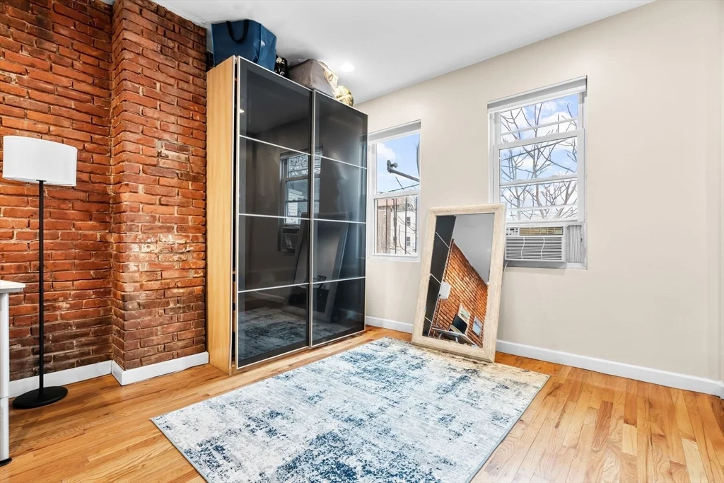 6 Drake Pl, East Boston