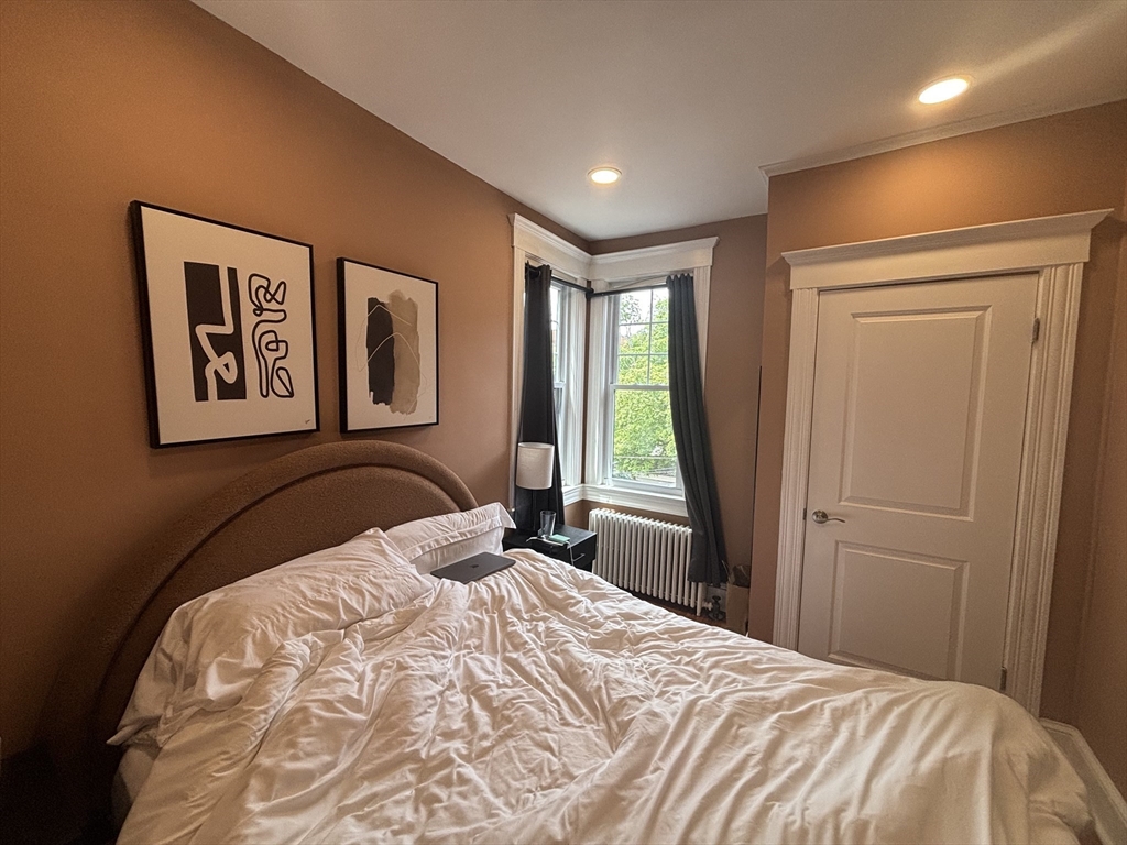 70 Strathmore Rd, Brighton