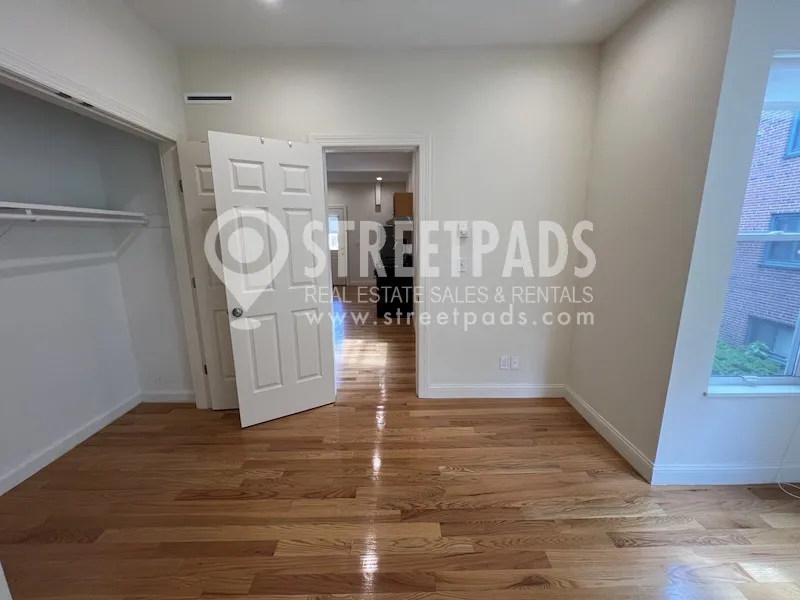 379 Harvard St, Mid-Cambridge