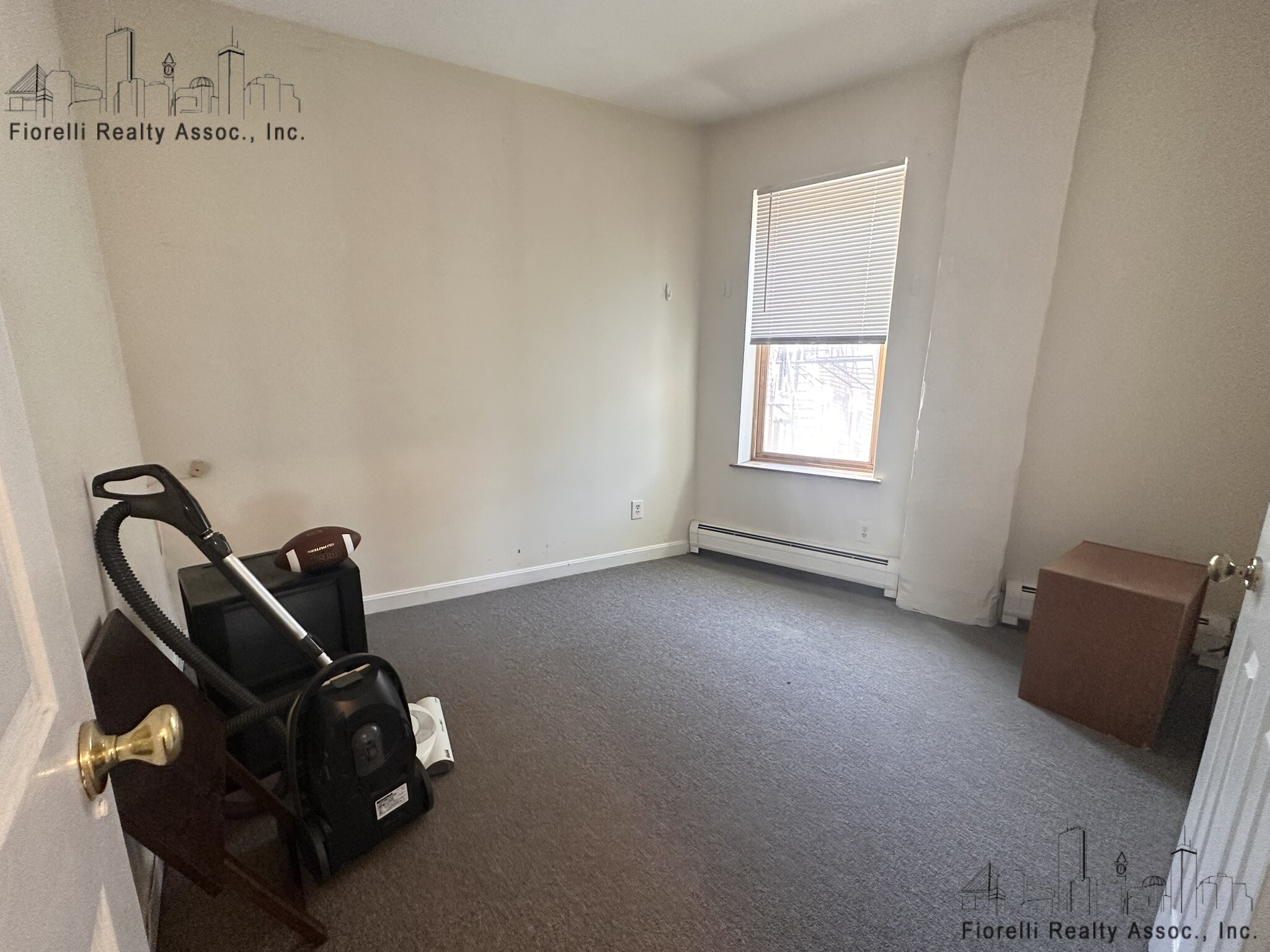 556 Commercial St, North End