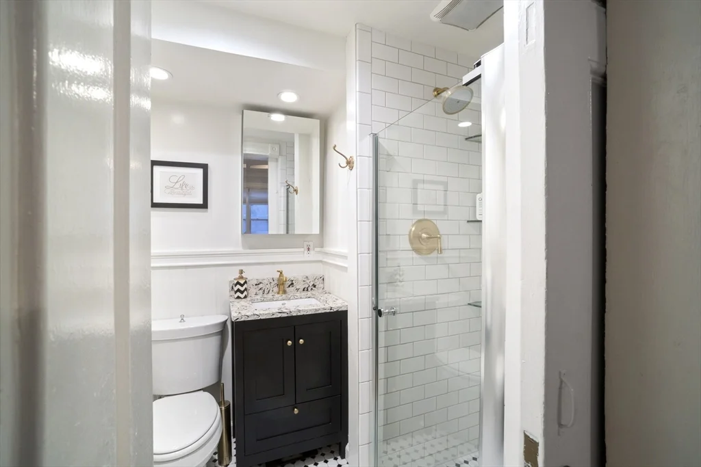 447 Marlborough St, Back Bay