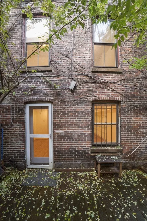 6 Dwight St, South End