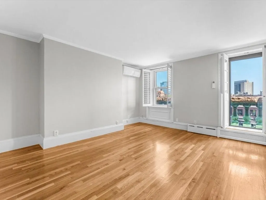 458 Beacon St, Back Bay