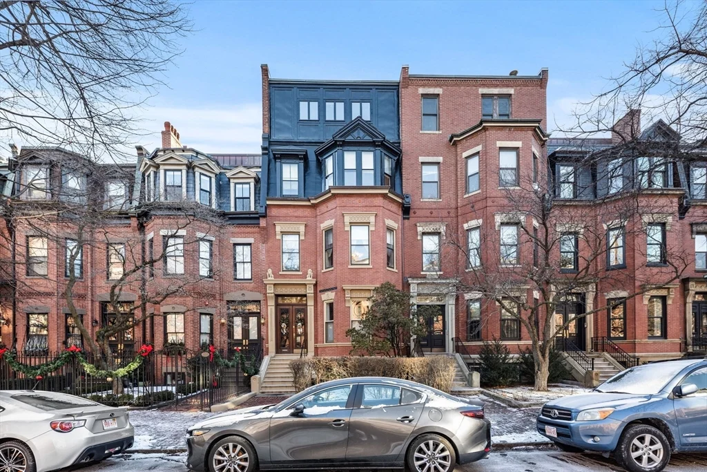 348 Marlborough St, Back Bay