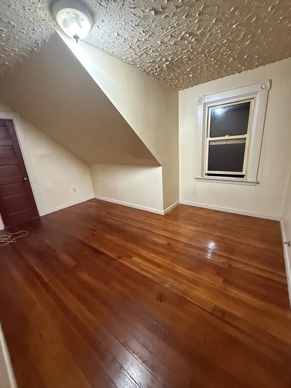 31 Sidney St, New Bedford