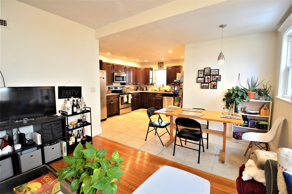 94 Montebello Rd, Jamaica Plain