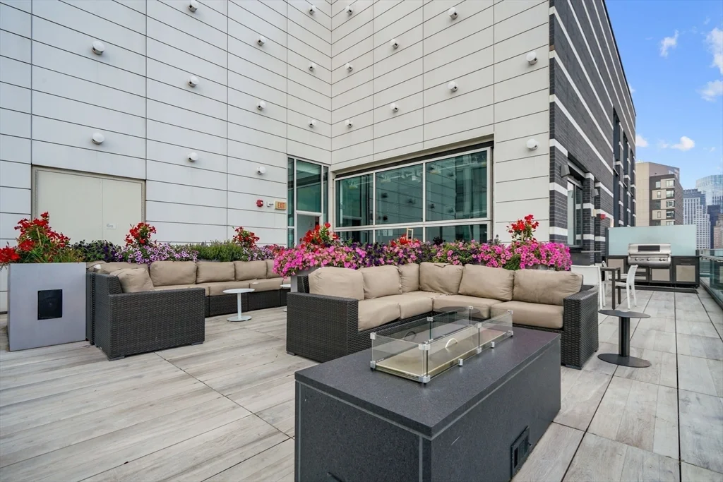 40 Traveler St, South End