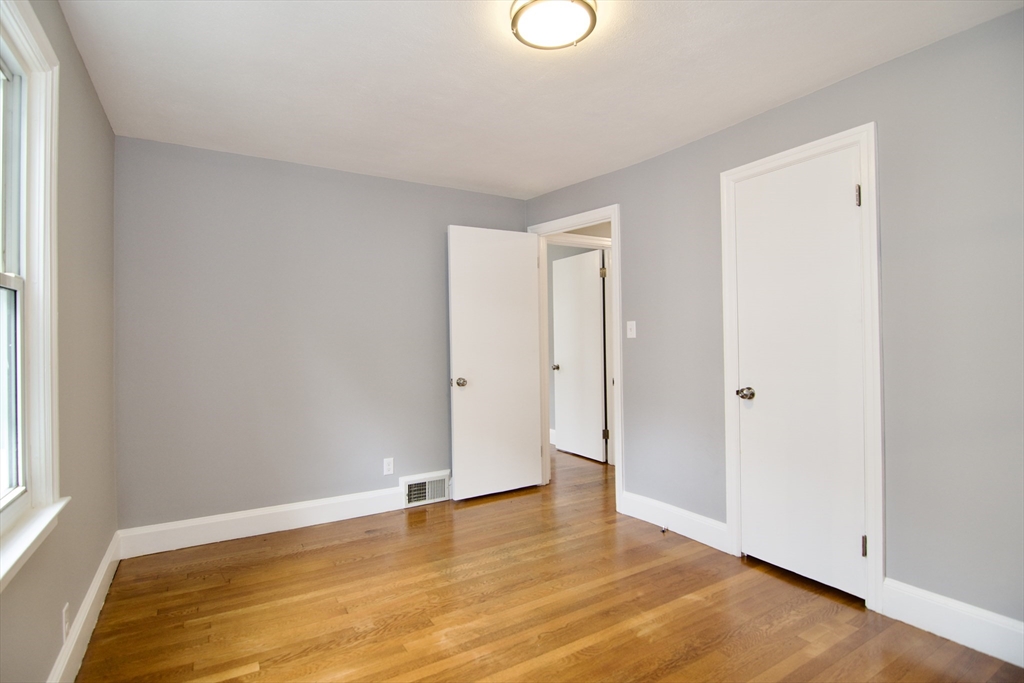 63 Grandview St, East Forest Park