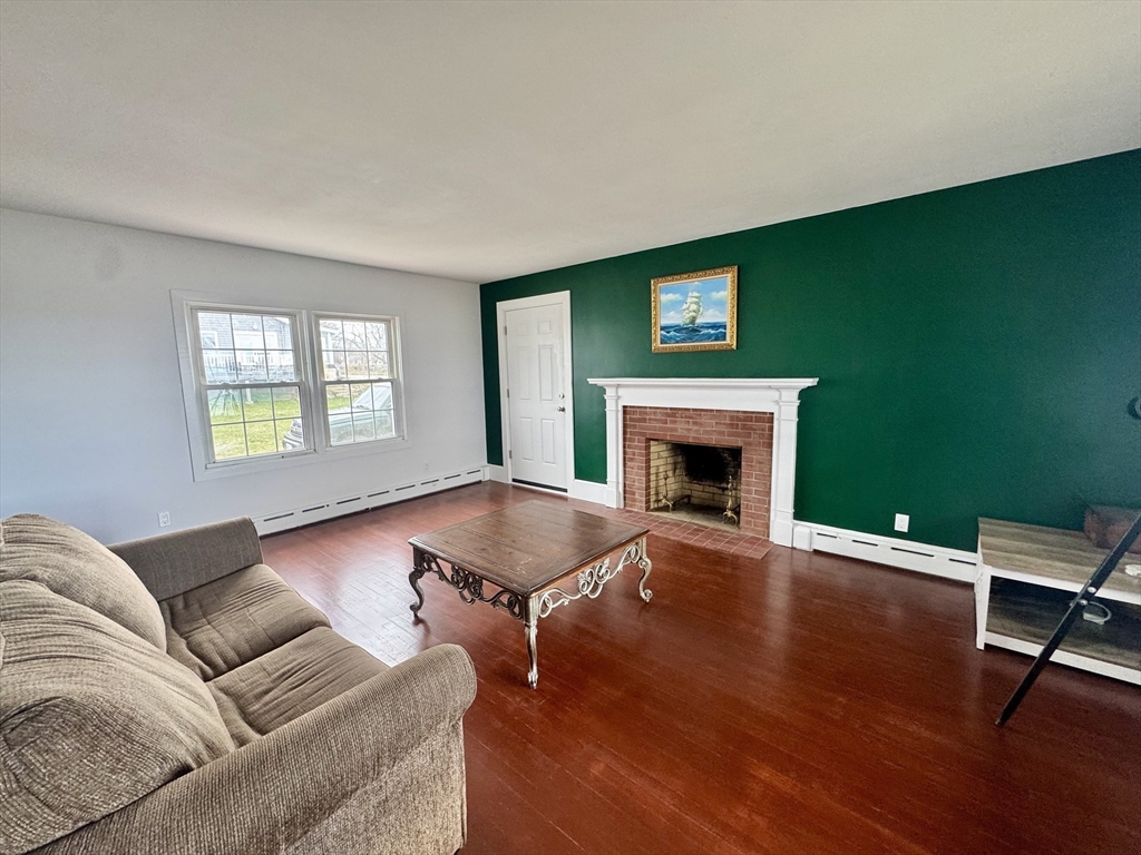 672 W Rodney French Blvd, Far North