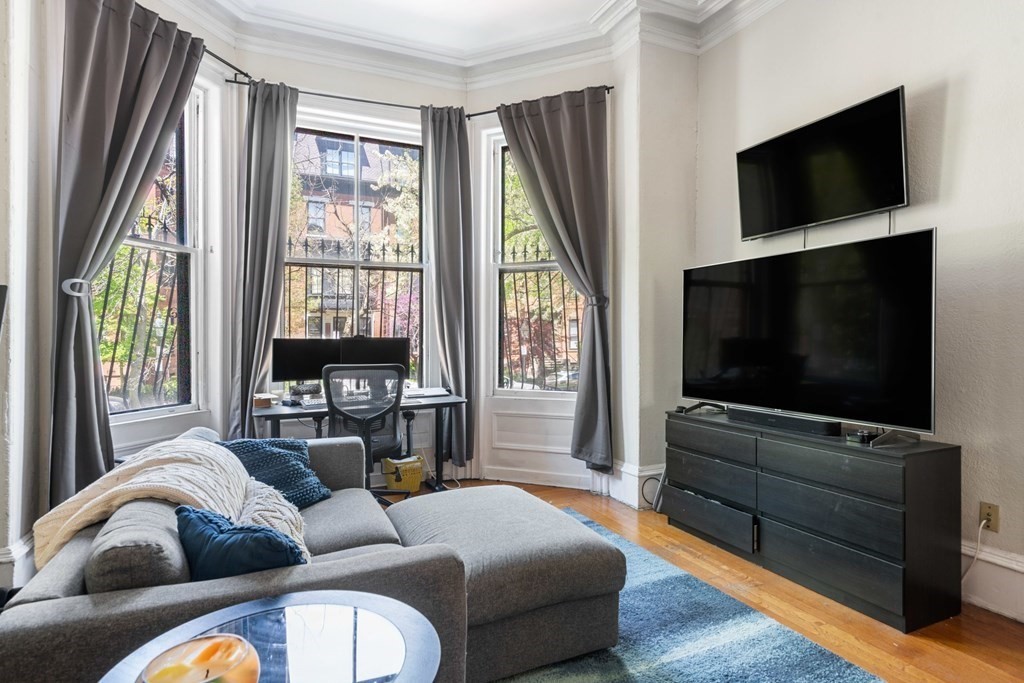 296 Marlborough St, Back Bay