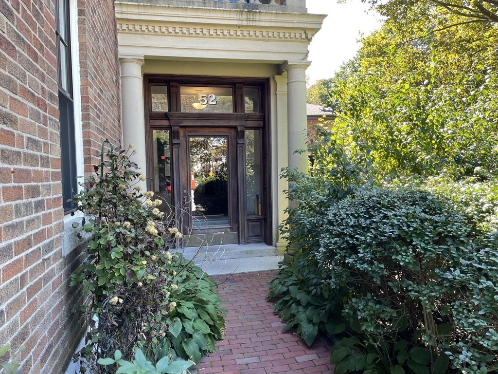 52 Summit Ave, Brookline