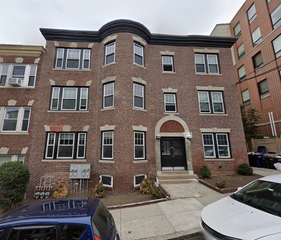 30 Montebello Rd, Jamaica Plain