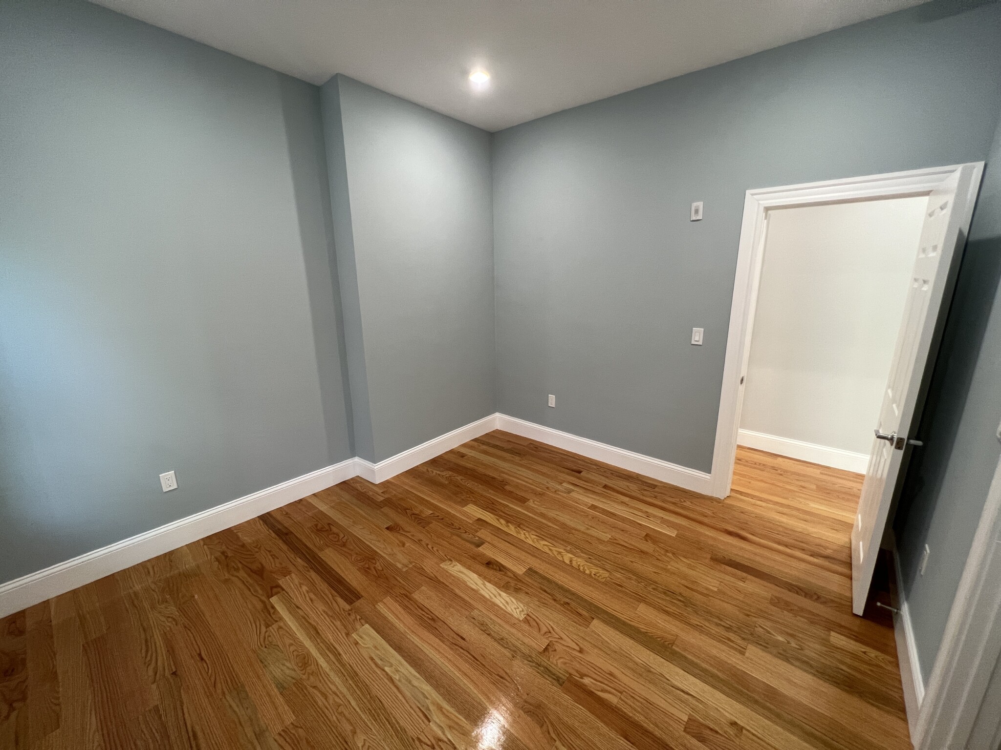 29 Alpine St, Powder House Square