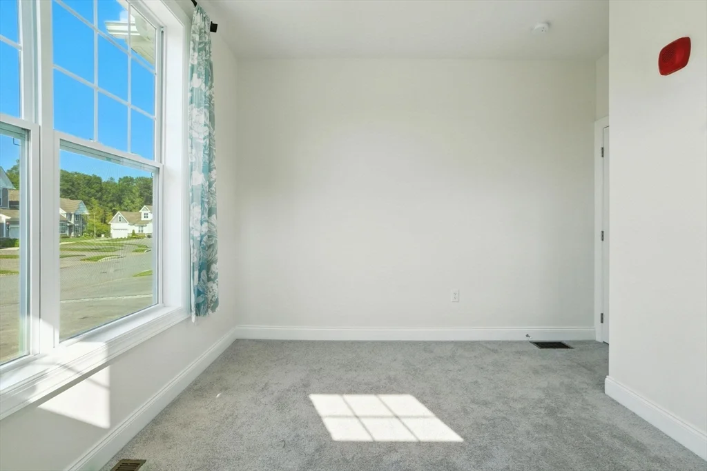 105 Phoebe St, Methuen