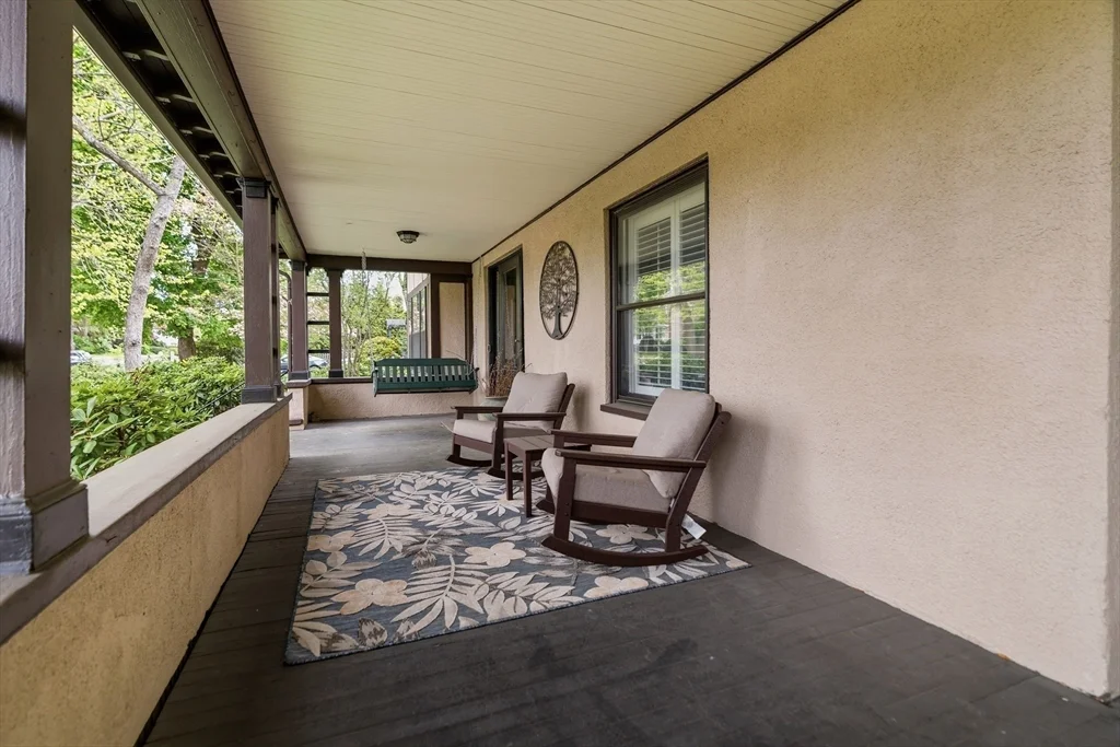 21 Clover St, Belmont