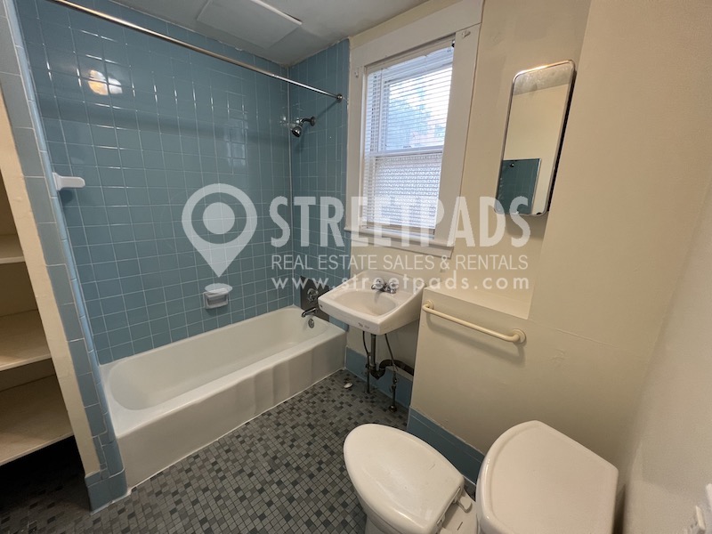 381 Harvard St, Mid-Cambridge