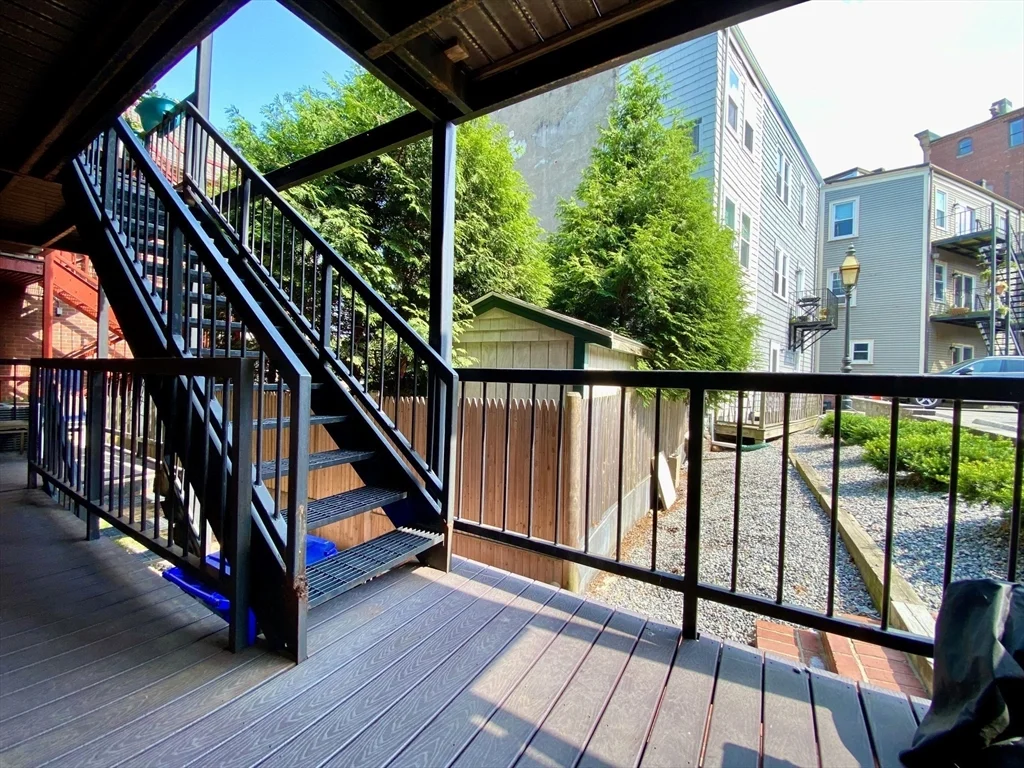 15 Henley, Charlestown