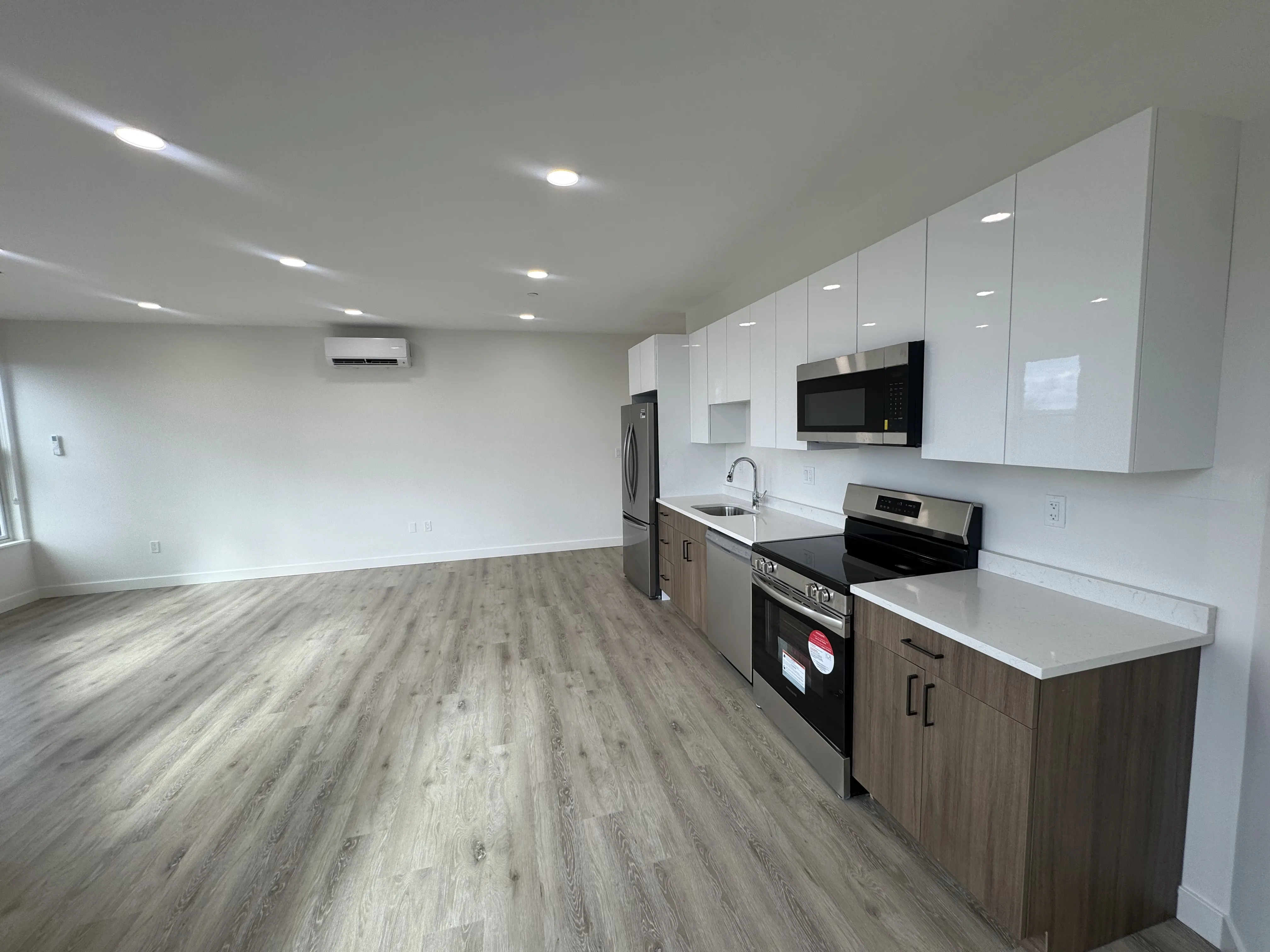 319 Broadway, Everett