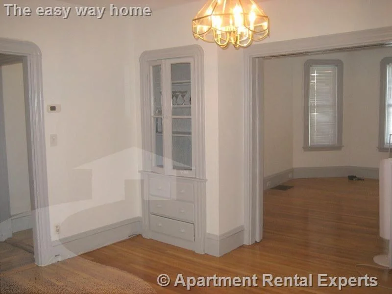 21 Windom St, Davis Square