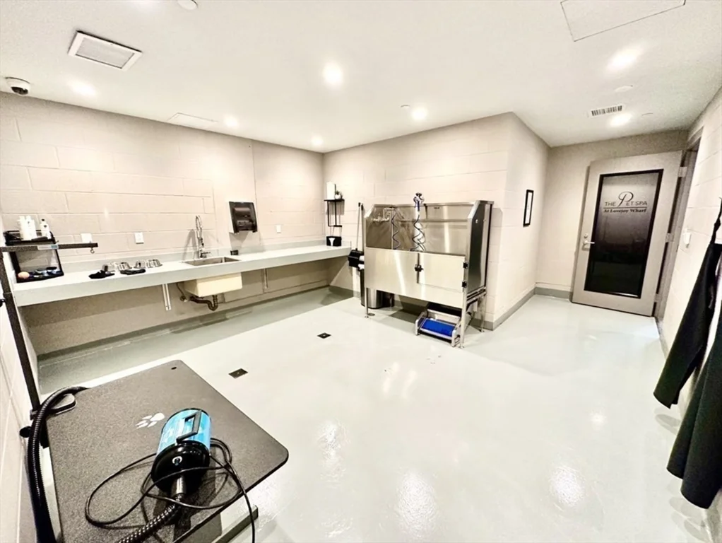 100 Lovejoy, West End