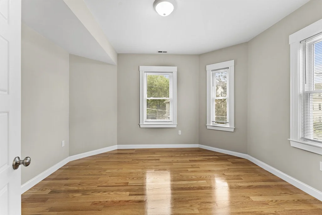 42 Almont St, Medford