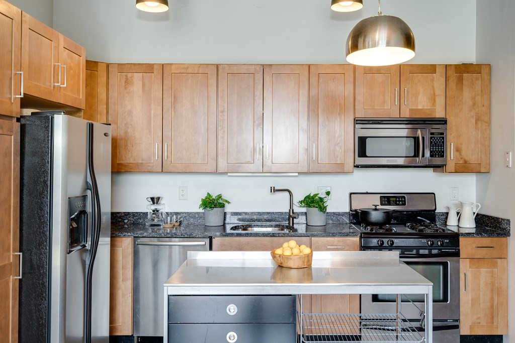 43 Charlton, Everett