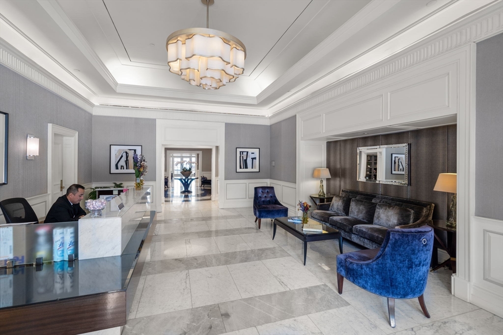 20 Rowes Wharf, Waterfront