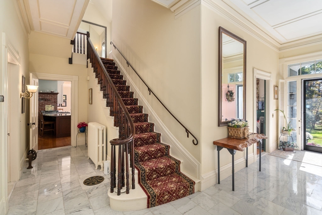 62 Old River Pl, Dedham