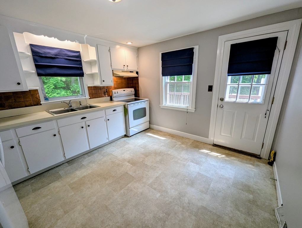 1 Conlyn Ave, Franklin