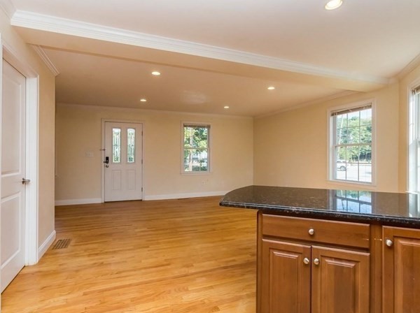 37 Hiawatha Ave, Waltham