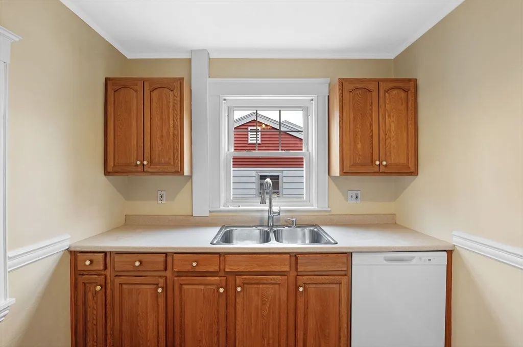 38 Raymond Rd, Salem