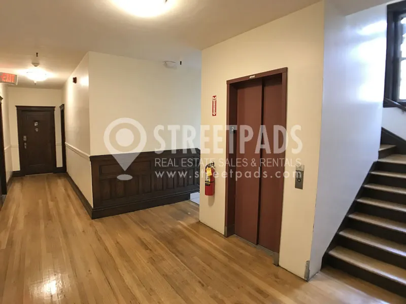 25 Park Dr, Fenway
