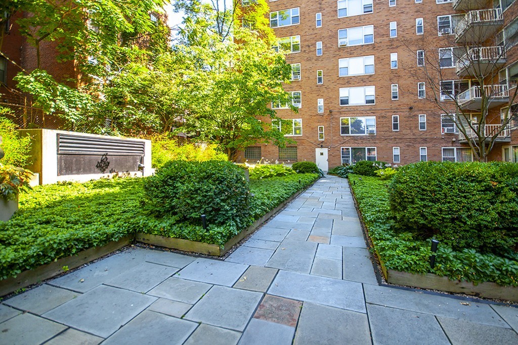 145 Pinckney St, Beacon Hill