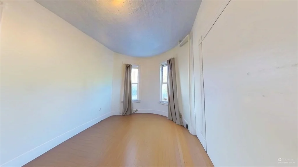 34 Cherokee, Mission Hill