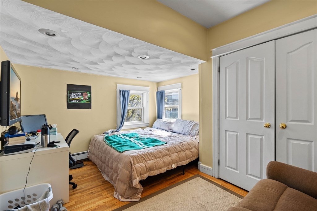 18 Gaston St, Roxbury