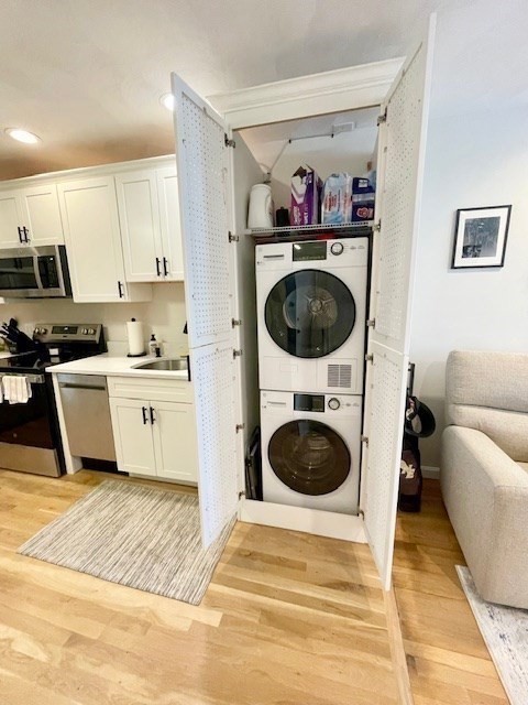 176 Endicott, North End