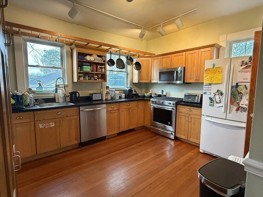 70 Perry St, Coolidge Corner