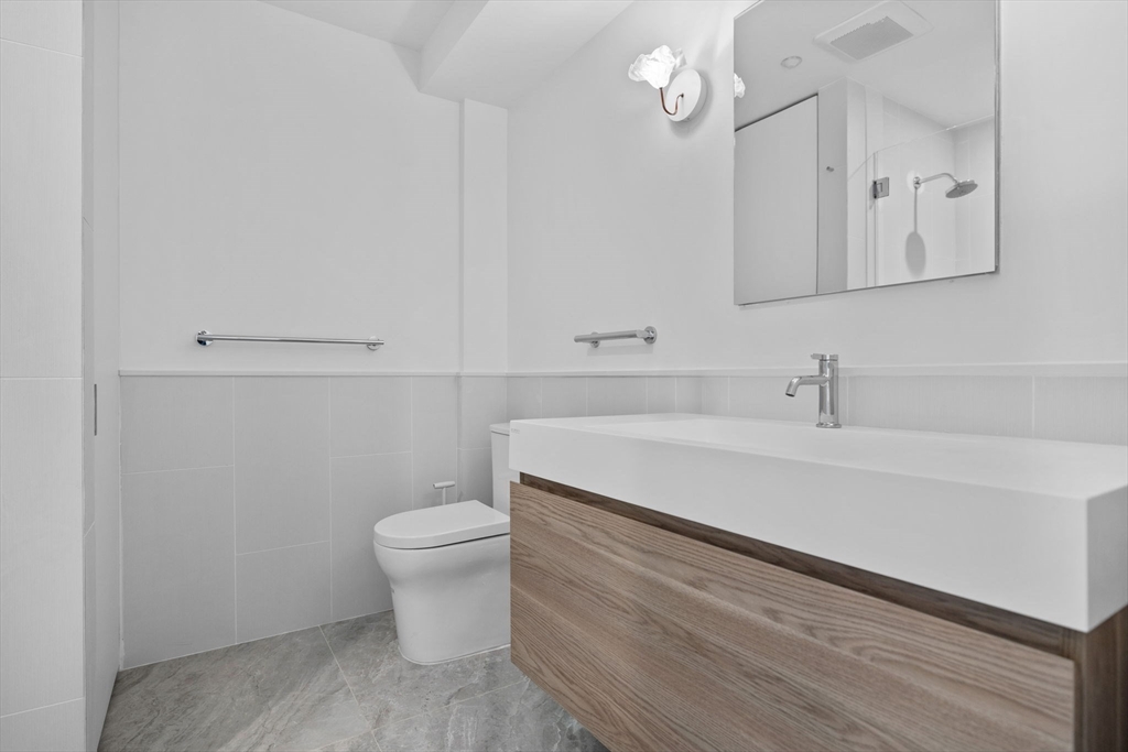 1166 Washington St, South End