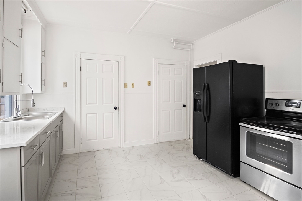 15 West Water St, Wakefield