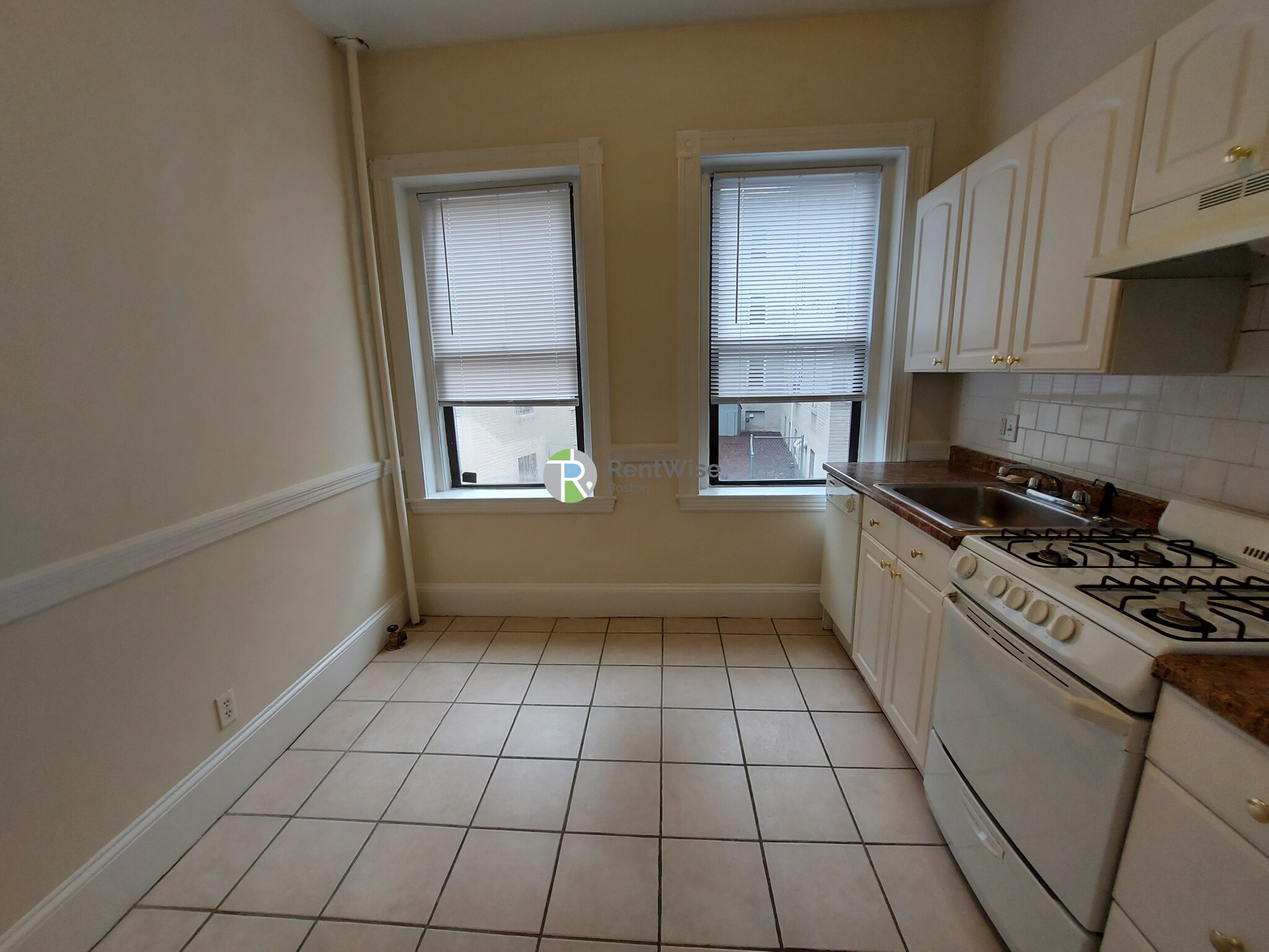 56 Gardner St, Allston