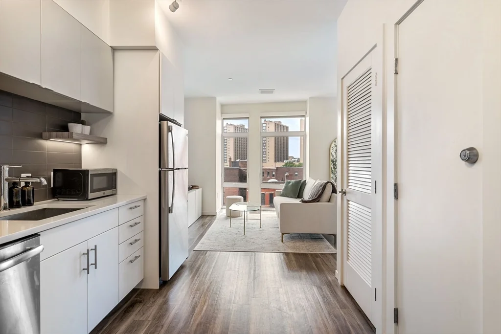 839 Beacon St, Fenway