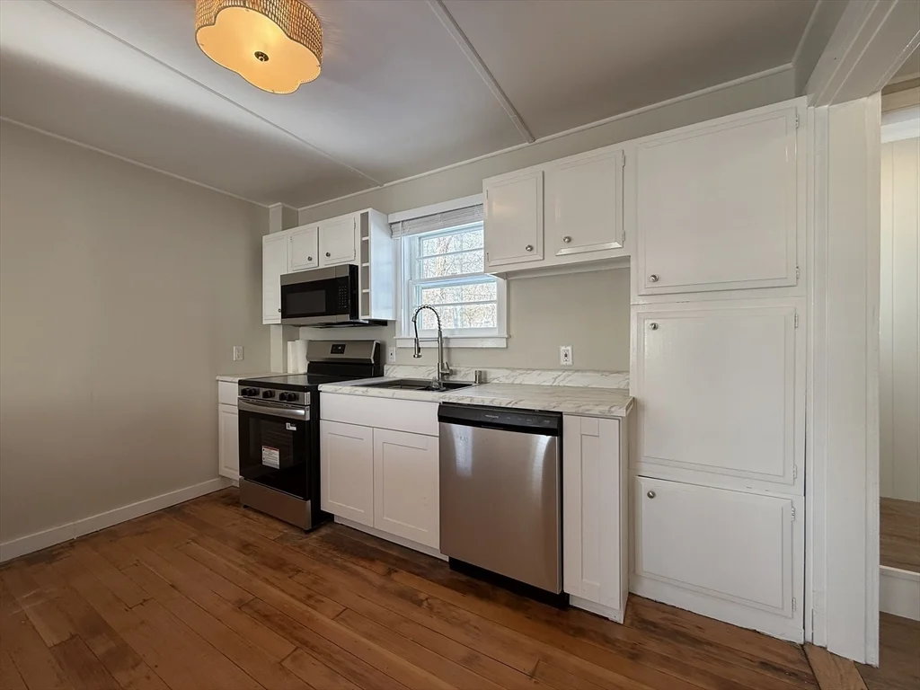 2 Cochituate Rd, Priscilla Beach