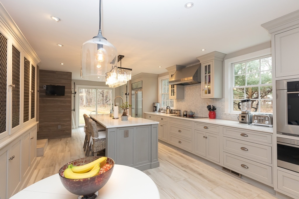 1142 Main St, Hingham