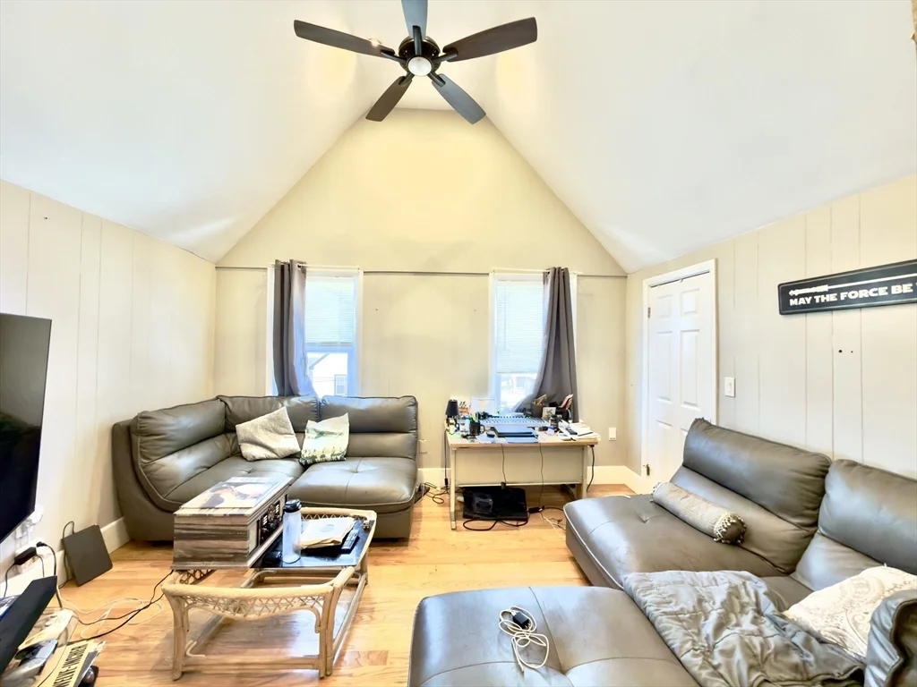 39 Bucknam, Everett