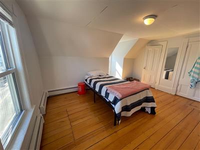 198 Cedar St, Powder House Square