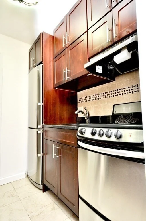 218 Newbury St, Back Bay