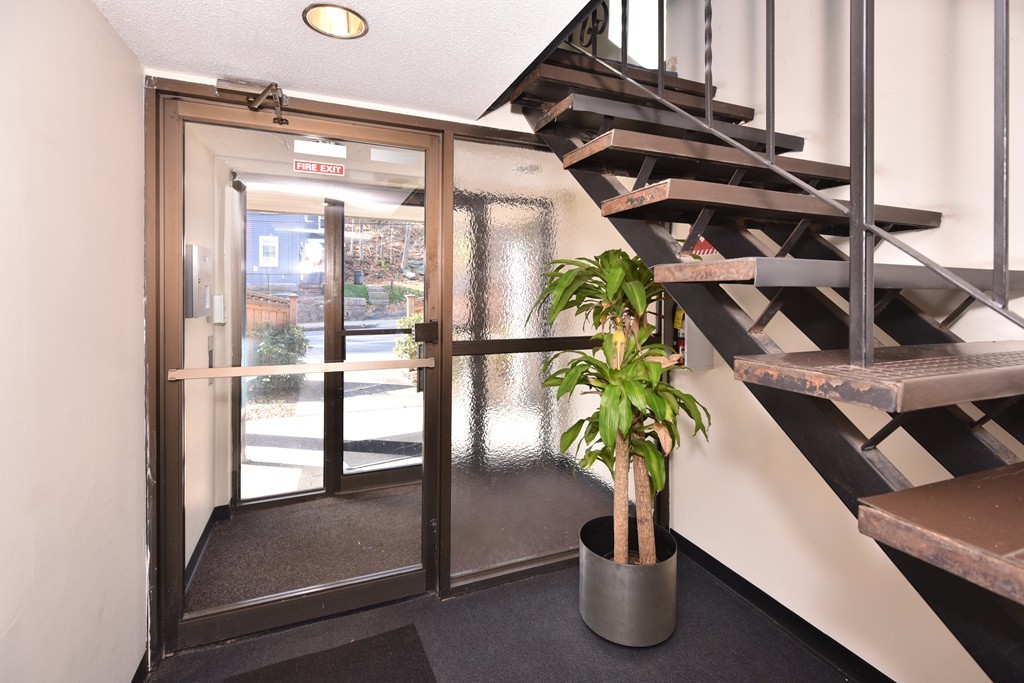 10 Main St, Framingham