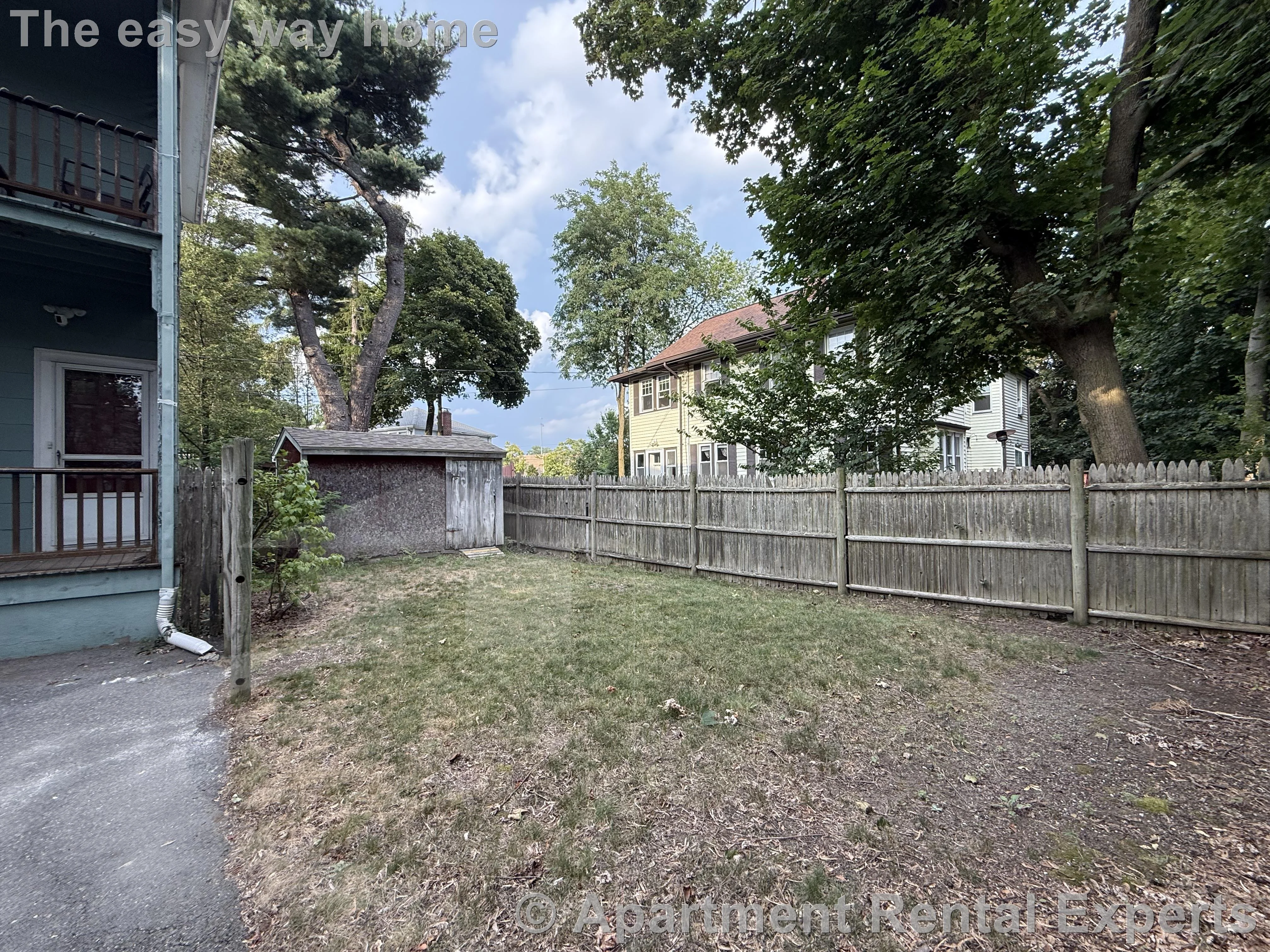 53 Oakland St, Medford Square